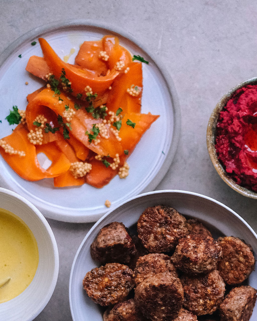 Mungbits med morötter